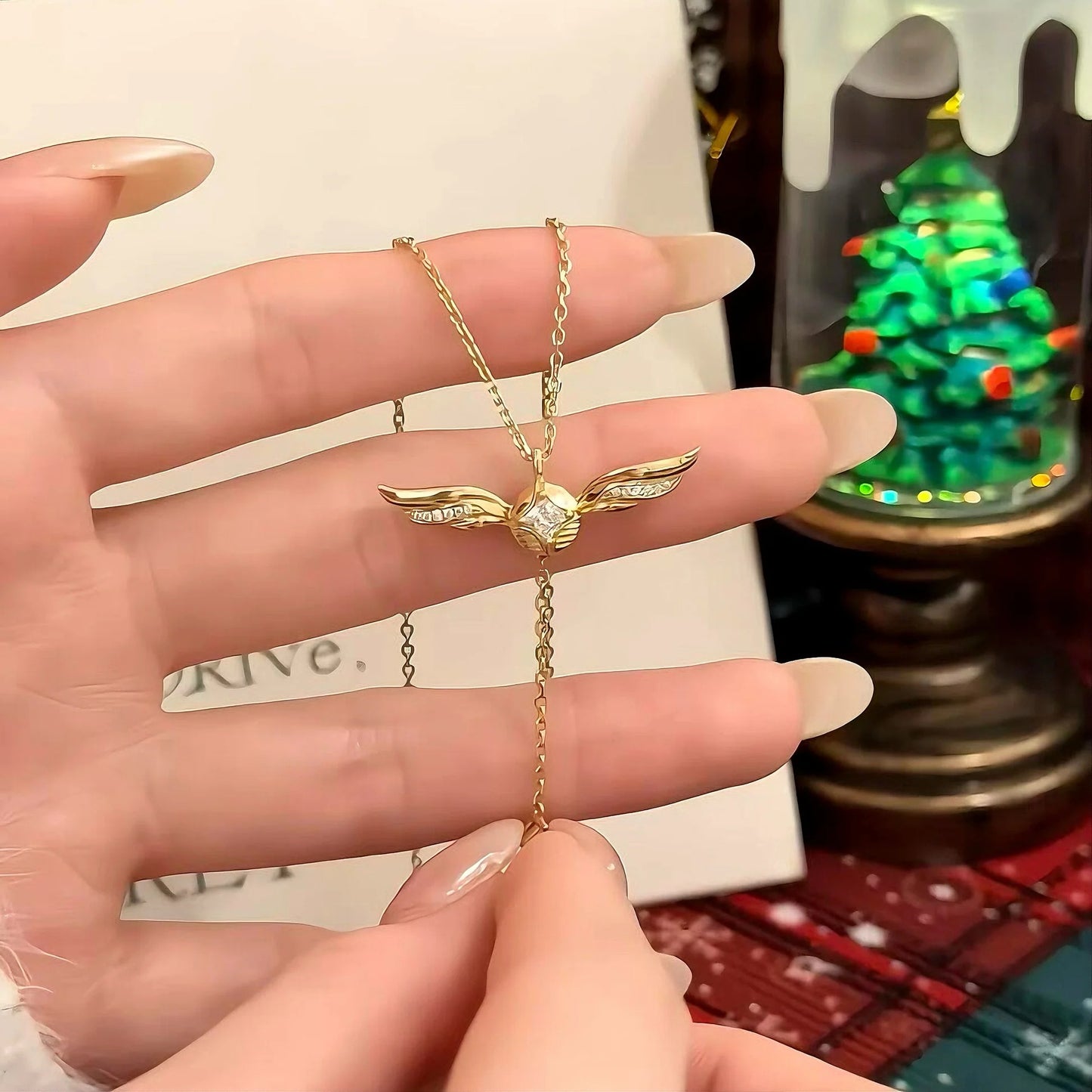 Naszyjnik Lariat ze Złotymi Skrzydłami